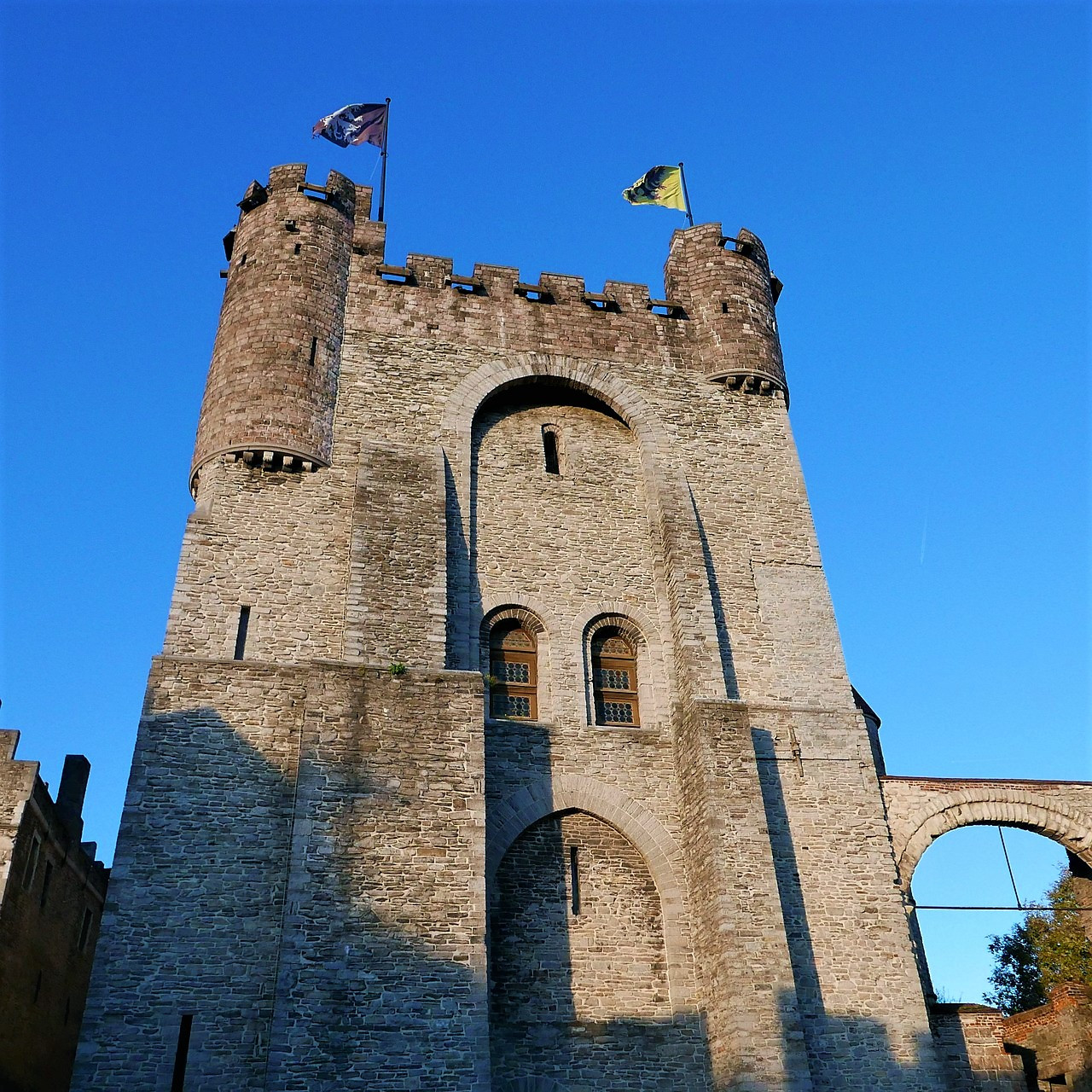 El Castillo De Gravensteen: Un Tesoro Medieval En Gante