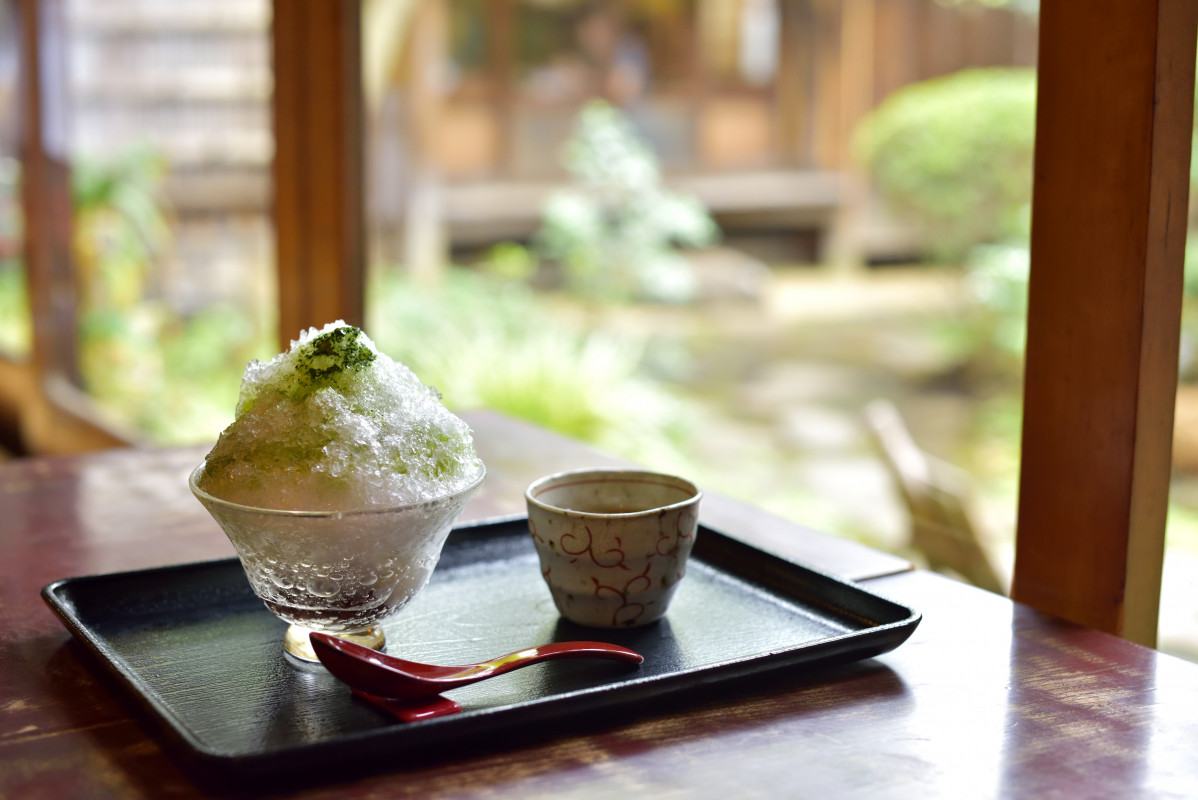 Kakigori shaved ice dessert