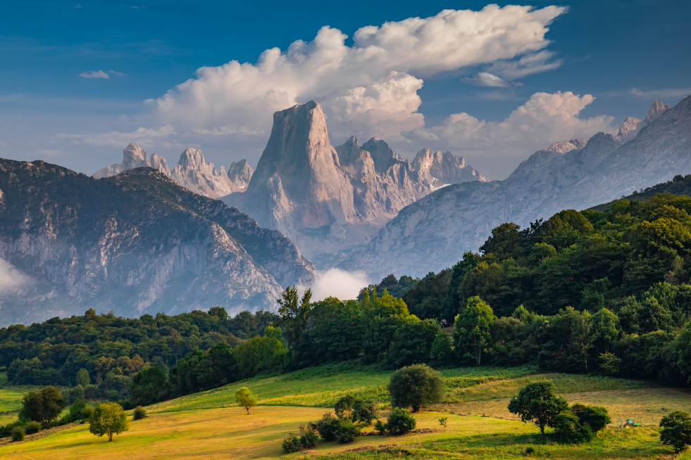 Parque Nacional de los Picos de Europa   Asturias, Cantabria y Castilla y León (España)   Naranjo de Bulnes