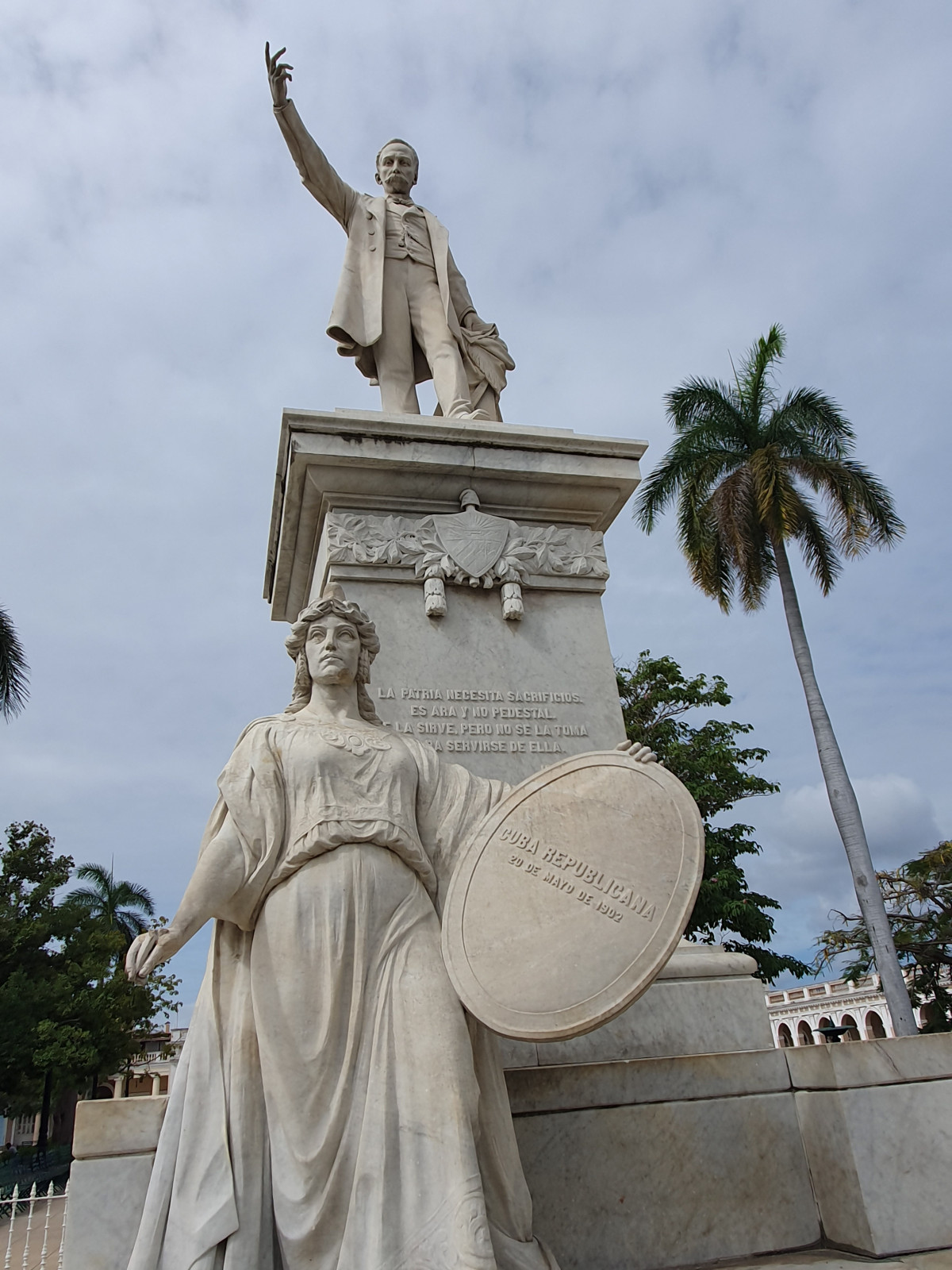 8. MONUMENTO A JOSÉ MARTÍ EN CIENFUEGOS