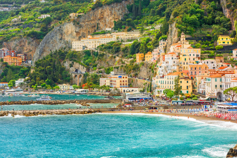 1.PUERTO Y PLAYA DE AMALFI