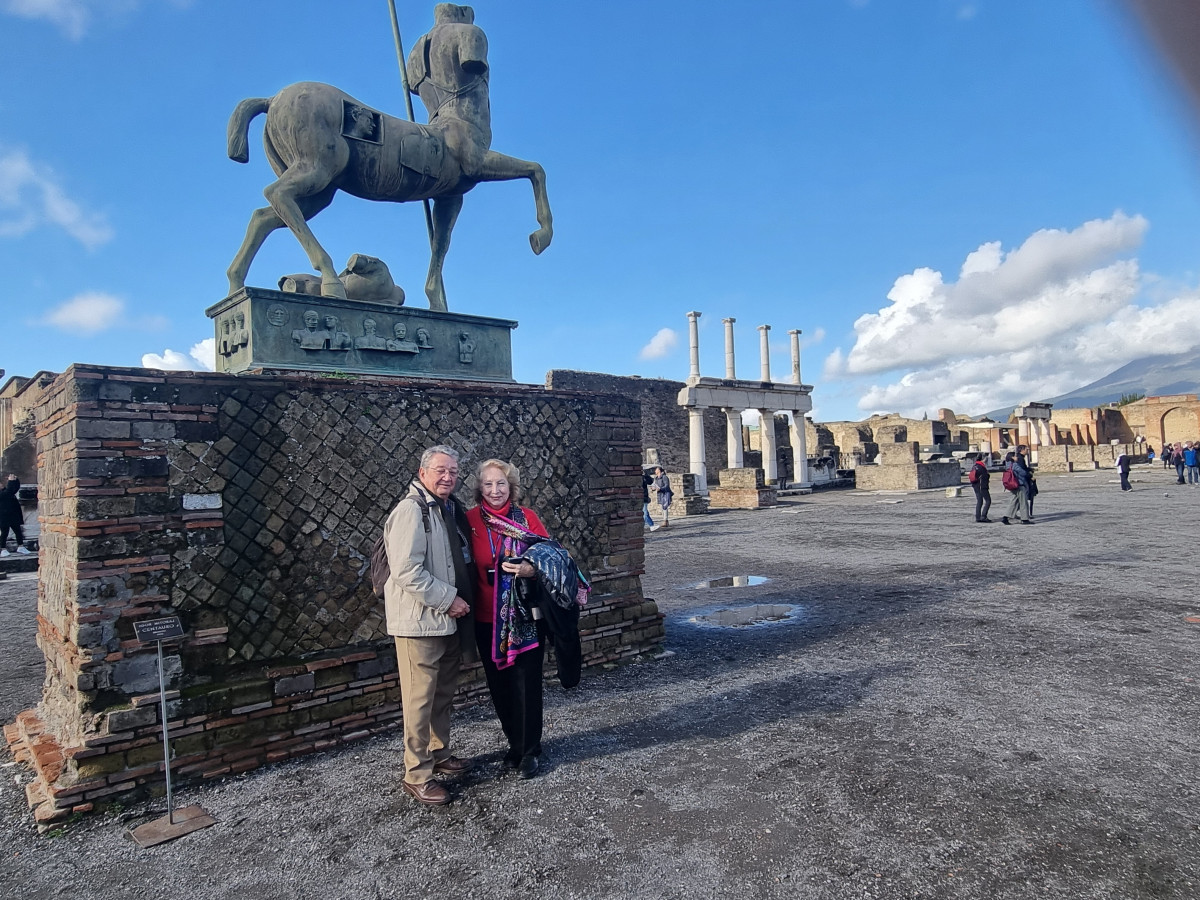 15.LOS AUTORES EN EL FORO DE POMPEYA